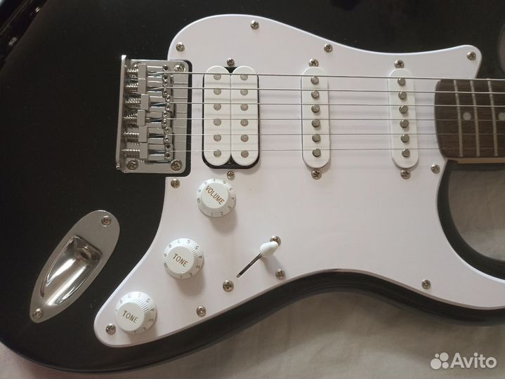 Электрогитара Fender squier bullet Stratocaster