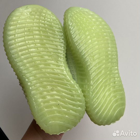 Детские кроссовки yeezy