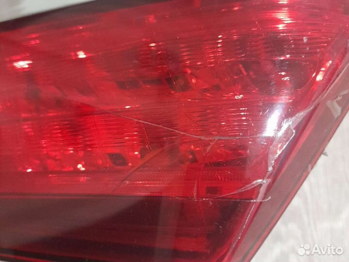 Продам оригинал задний фонарь лев toyota camry V55