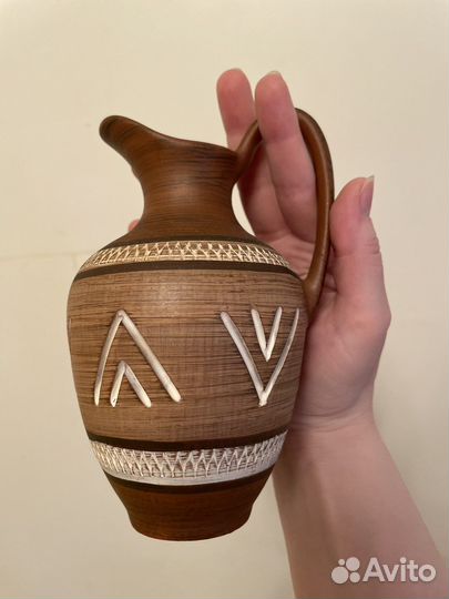 Глиняный кувшин