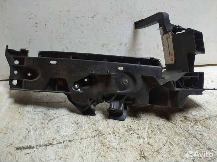 Кронштейн фары Audi Q5 2008–2017