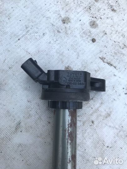 Катушка зажигания Toyota Wish 2zrfae 2008