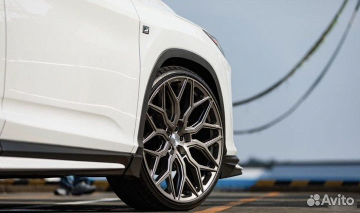 Кованые диски в стиле Vossen для Lexus RX R24