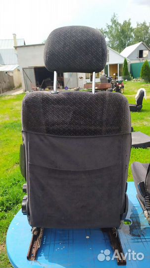 Передние сиденья Опель вектра б