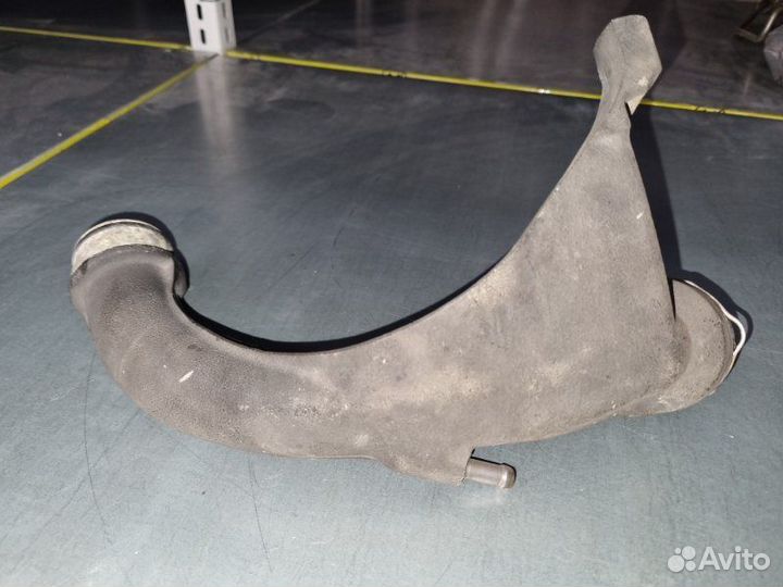 Трубка системы охлаждения Mercedes-Benz W221