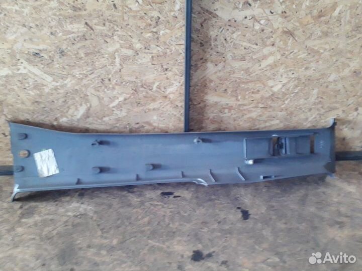 Обшивка стойки Mercedes Vito W638 OM 611 2002