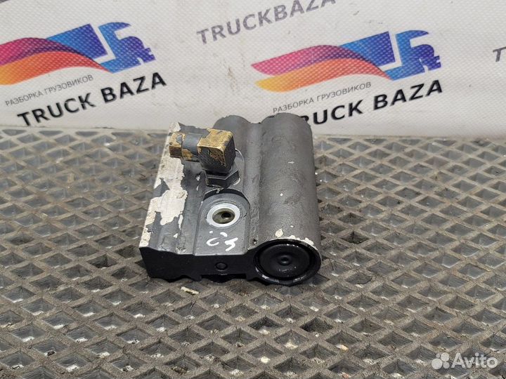 Клапан включения делителя