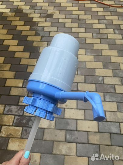 Водяная помпа для бутылки 19 л