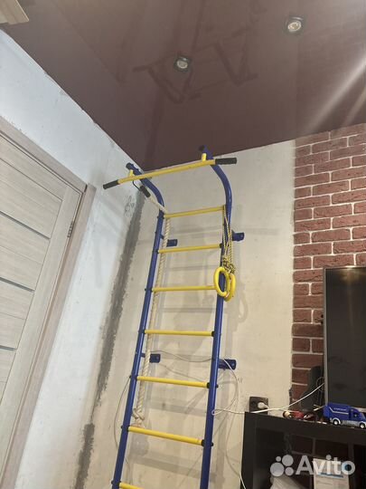 Детская шведская стенка с турником