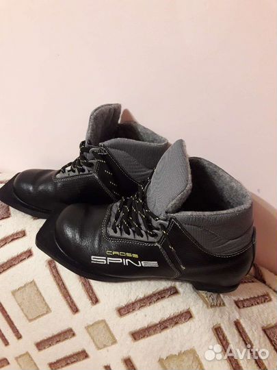 Лыжные ботинки