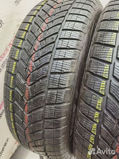 Goodyear UltraGrip Performance 235/60 R18 107H