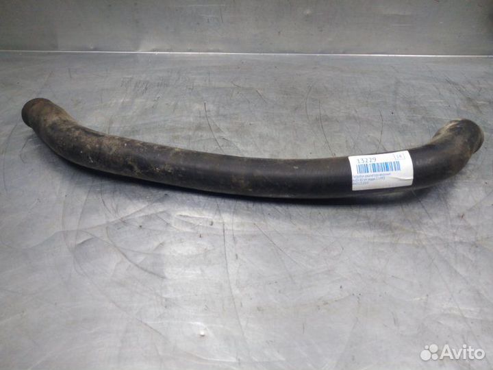 Патрубок радиатора верхний Audi 80/90 B4