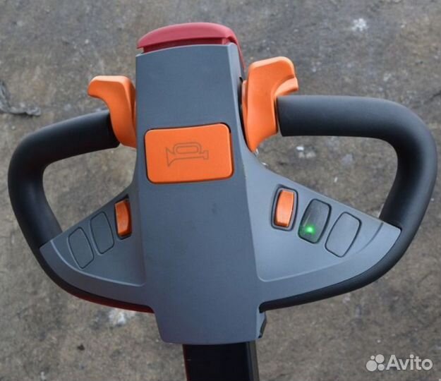 Штабелер самоходный