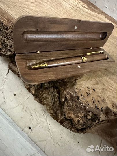 Ручка шариковая подарочная