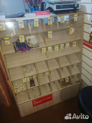 Торговые витрины и стеллажи бу