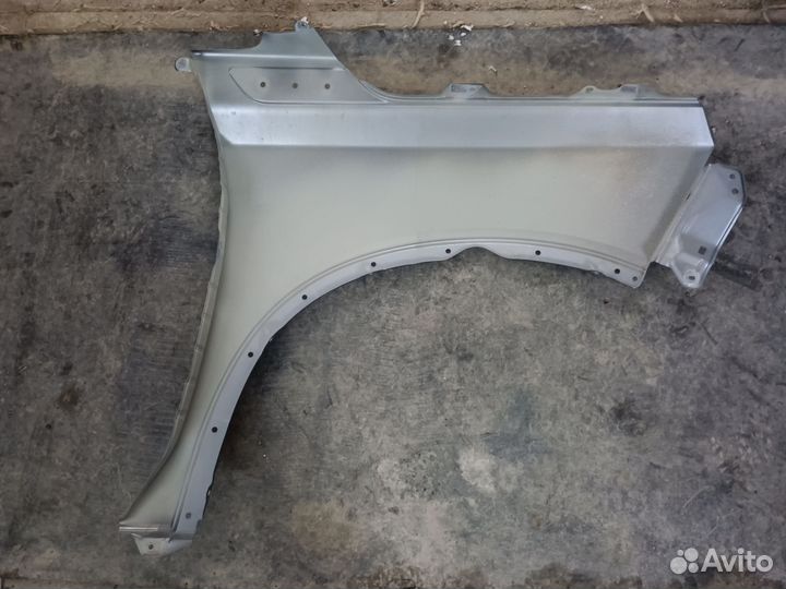 Крыло переднее левое Сузуки витара