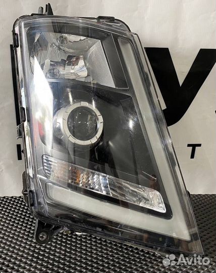 Фара правая Volvo FH4 22239248