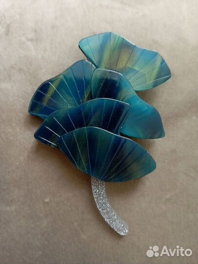 Стильные броши