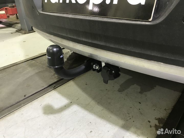 Фаркоп на Volvo XC40