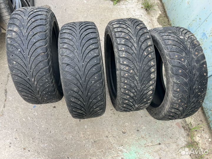 Goodyear UltraGrip Extreme 205/55 R16