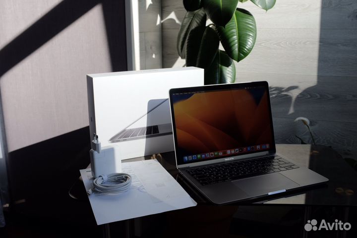 MacBook Pro 13 2017 8/256