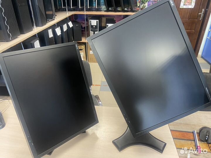 Мониторы NEC MultiSync LCD2090Uxi