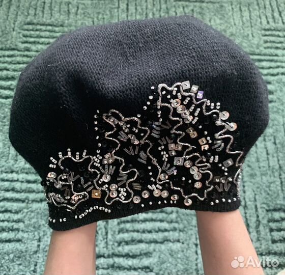 Берет черный женский