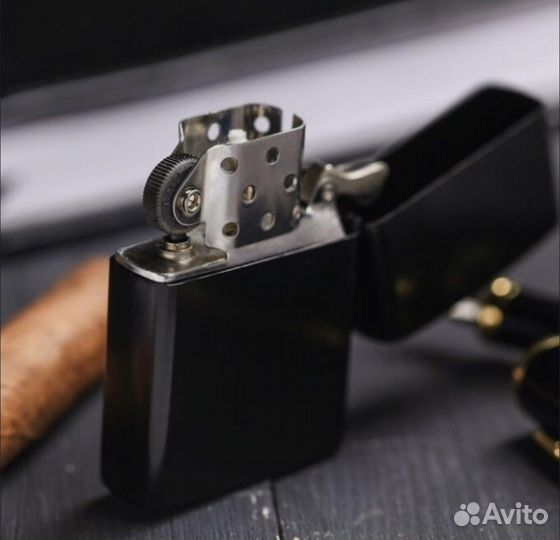 Зажигалка бензиновая zippo