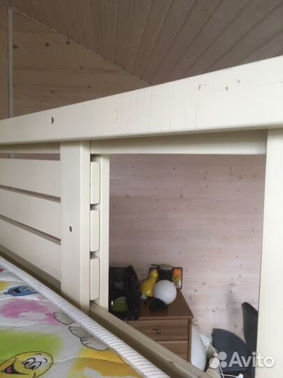 Кровать домик детская массив