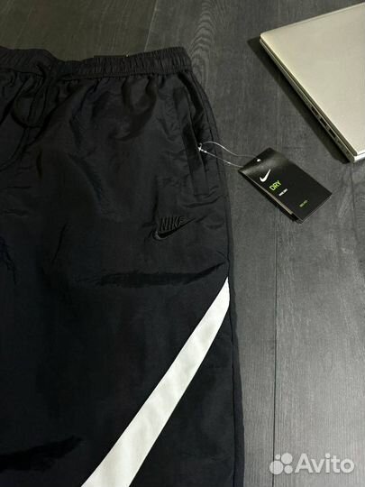 Спортивные штаны Nike Big Swoosh