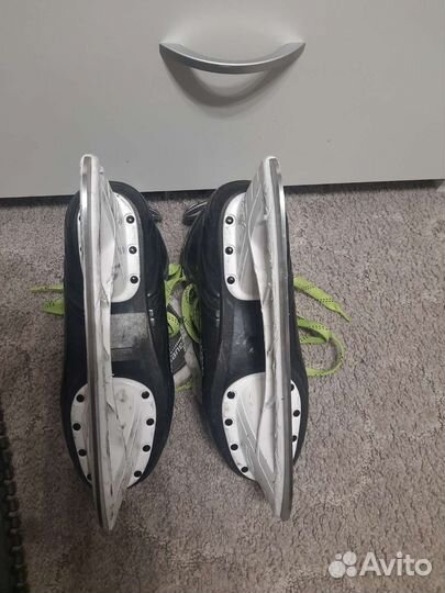 Коньки хоккейные