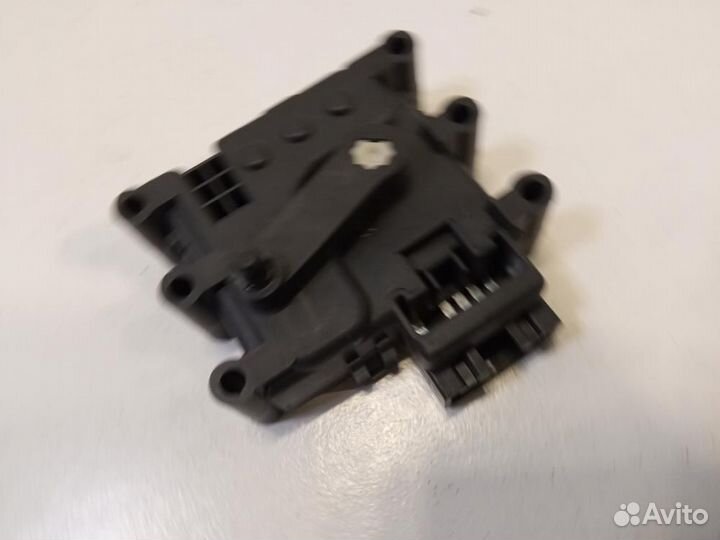 Сервопривод заслонок печки Mazda Mazda 6 GH 2007-2