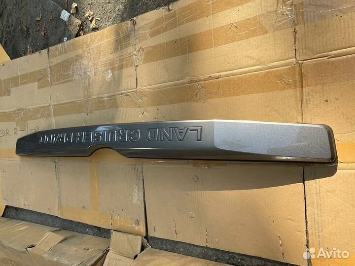 Молдинг крышки багажника Toyota Land Cruiser Prado