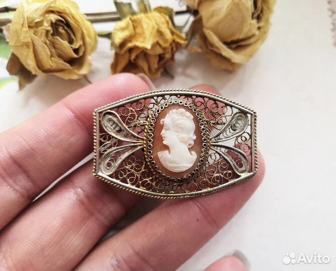 Очаровательная брошь-камея на нат.раковине, серебр