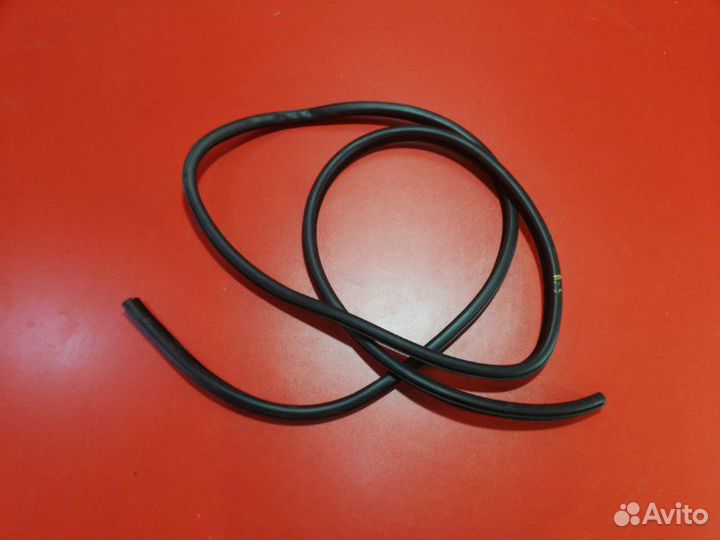 Кузовной уплотнитель задний Land Rover Range Rover