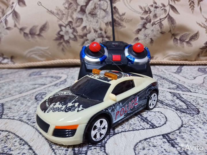 Модель машинки на радиоуправлении