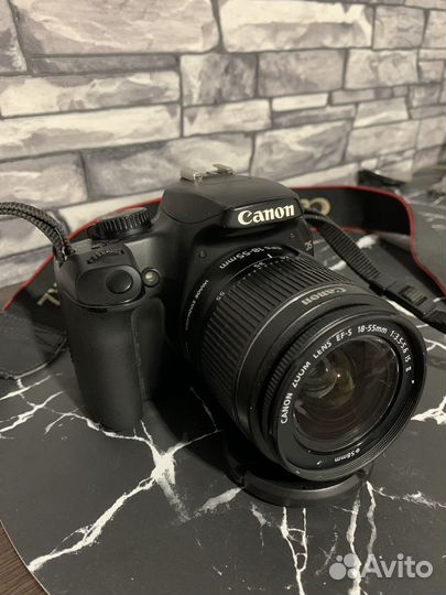 Зеркальный фотоаппарат canon 1000D