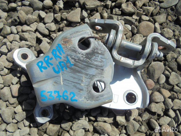 Петля двери задняя правая Honda Inspire UA1 G20A