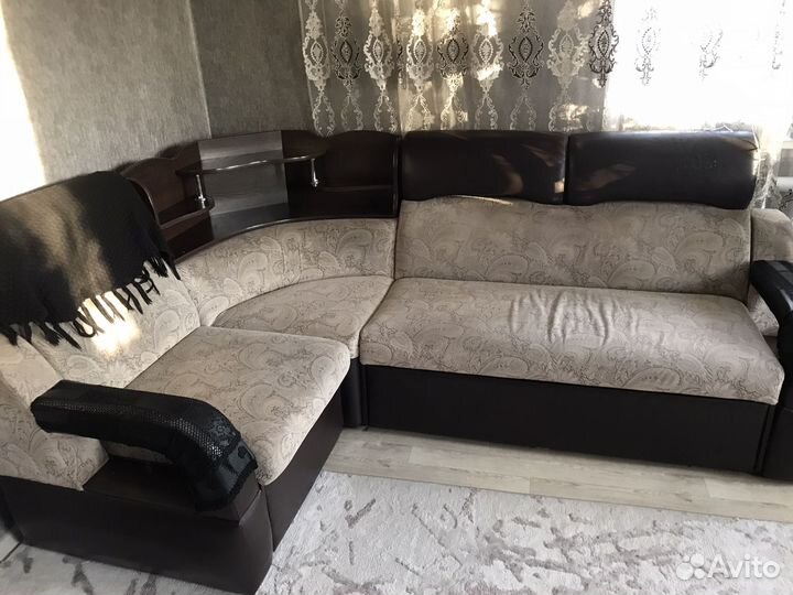 Диван с креслом