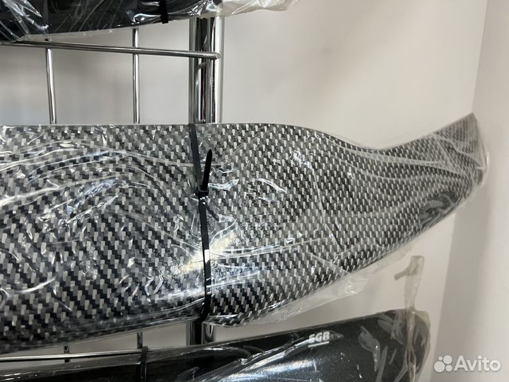 Дефлектор капота карбон Land Cruiser 200 2008