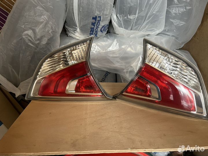 Задние фонари Nissan X-Trail T32