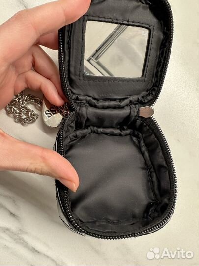 Косметичка guess