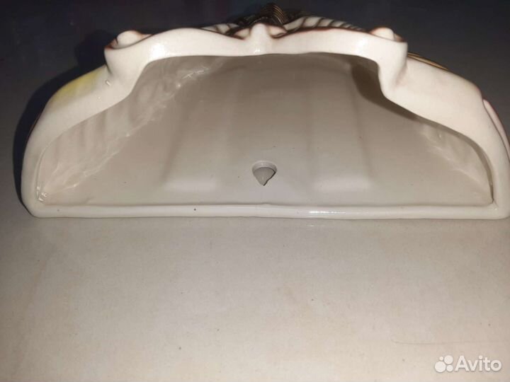 Кашпо для цветов подвесное