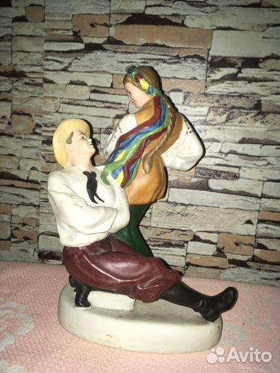 Редкая антикварная фарфоровая статуэтка «Гопак»