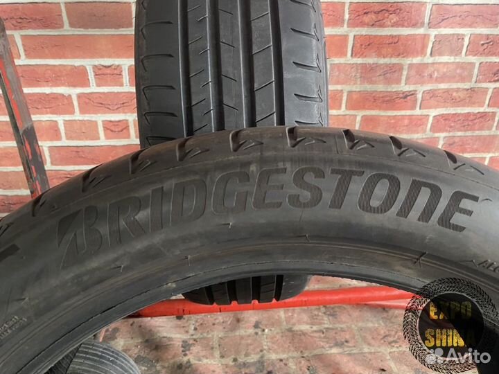 Bridgestone Alenza 001 245/45 R20