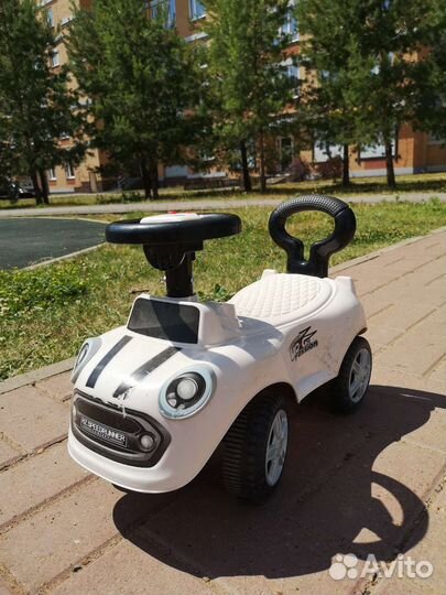 Машинка - каталка - толокар Babycare