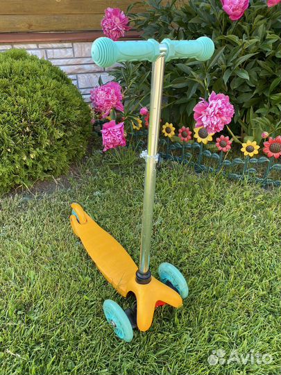 Самокат детский со светящимися колесами