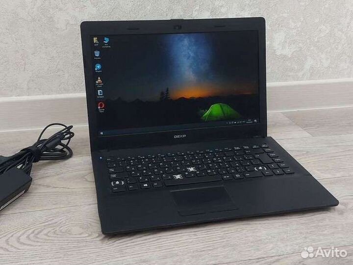 Dexp T141 батарейку держит