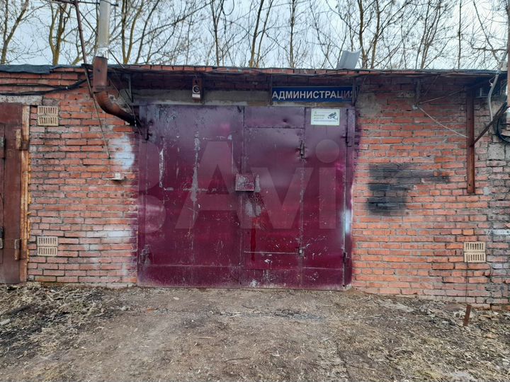 Гараж, > 30 м²