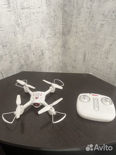 Квадрокоптер игрушка